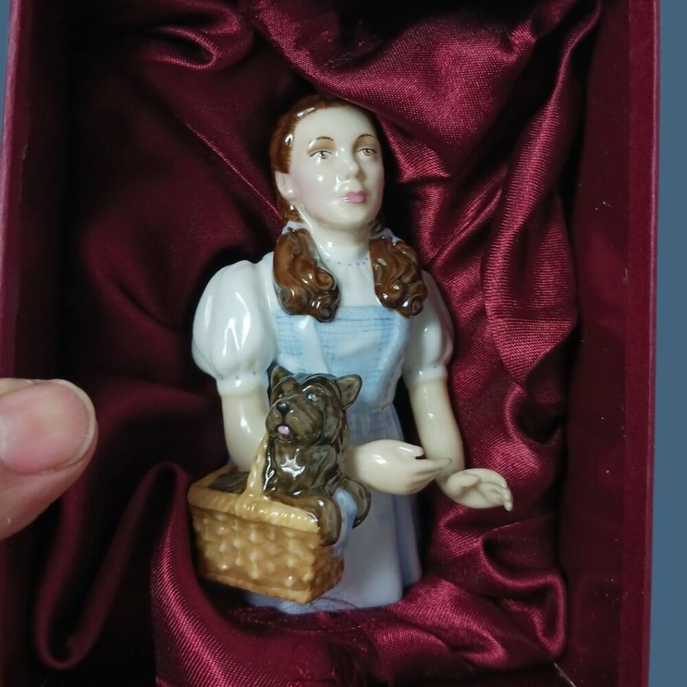 Department 56 Dorothy & Toto Porcelain Figurine By The Candle Crown Wizard Of Oz - Picture 10 of 11